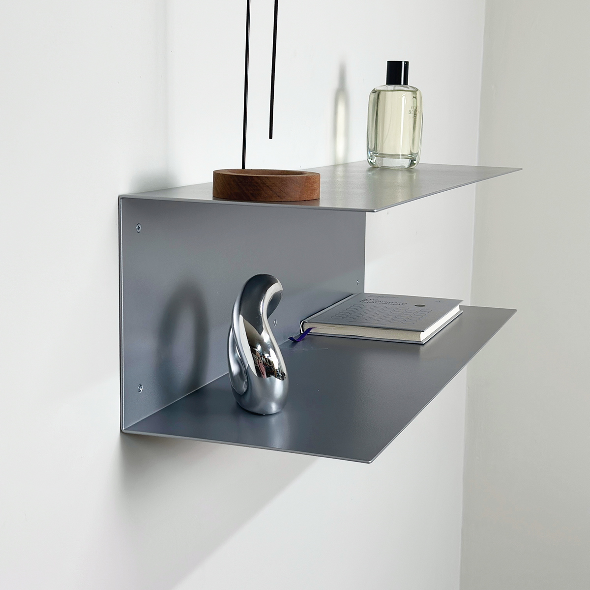 Minimalist Metal Wall Shelf – Two-Tier Steel Shelf M02